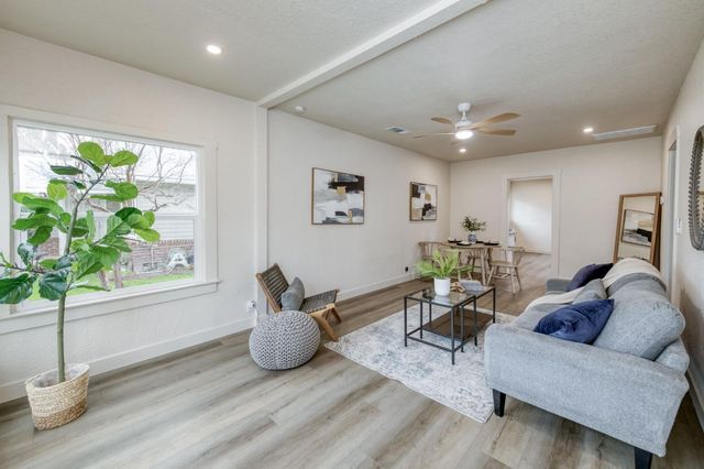 1463 N Ferger Avenue, Fresno, CA 93728