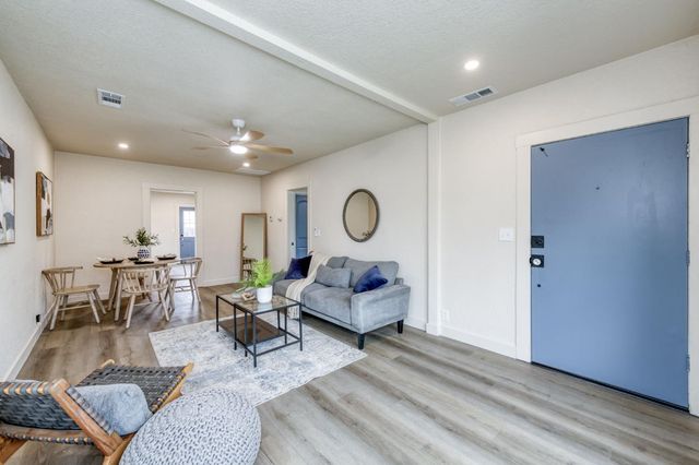 1463 N Ferger Avenue, Fresno, CA 93728