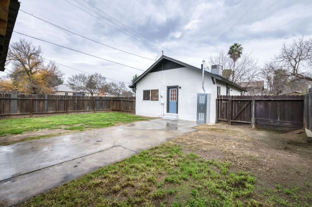 Image 16 of property listing at 1463 N Ferger Avenue, Fresno, CA 93728