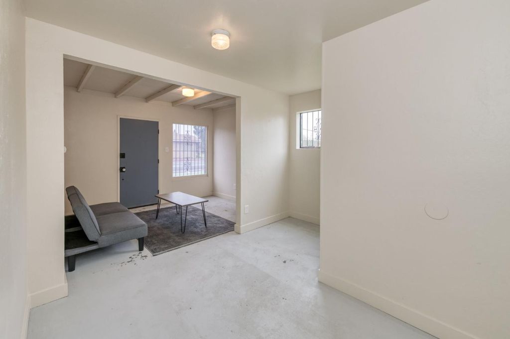 Image 18 of property listing at 1463 N Ferger Avenue, Fresno, CA 93728