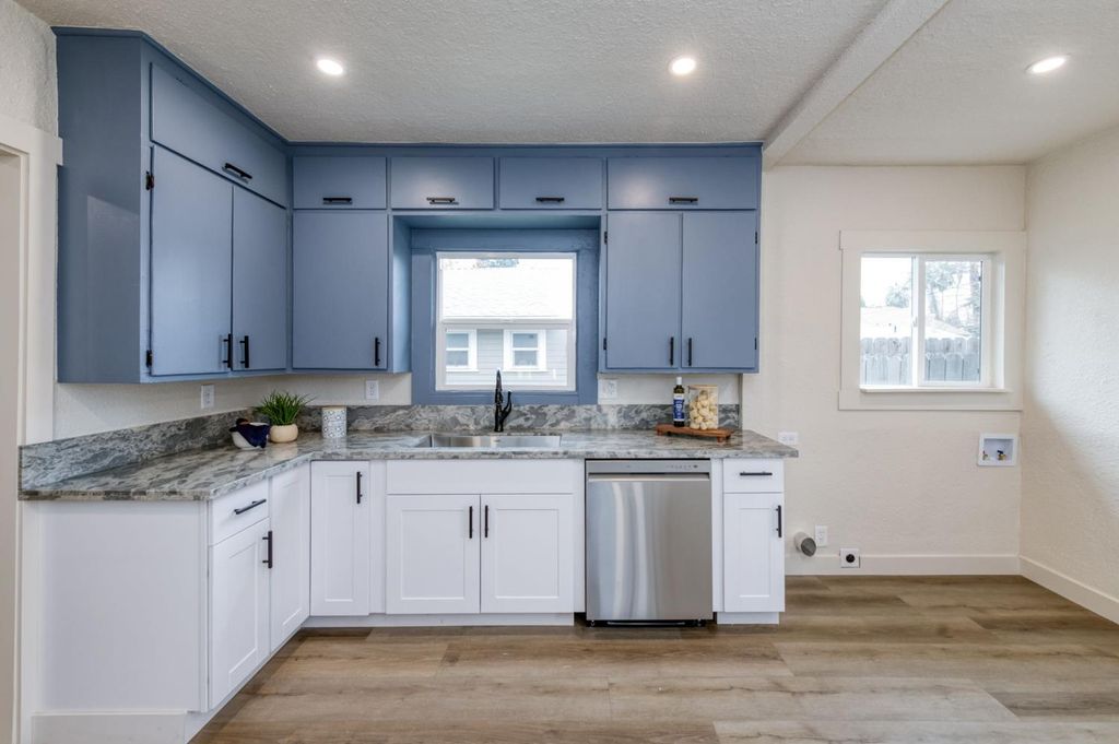 Image 7 of property listing at 1463 N Ferger Avenue, Fresno, CA 93728