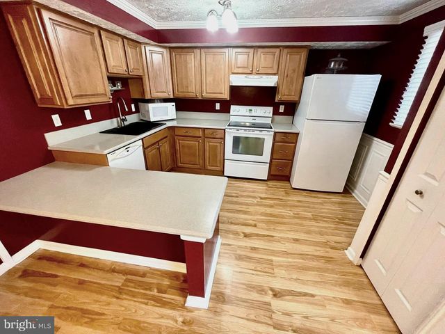 8194 MOUNTAIN ESTATE CT, Pasadena, MD 21122