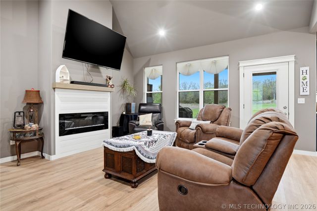 25115 S 519 Road, Park Hill, OK 74451