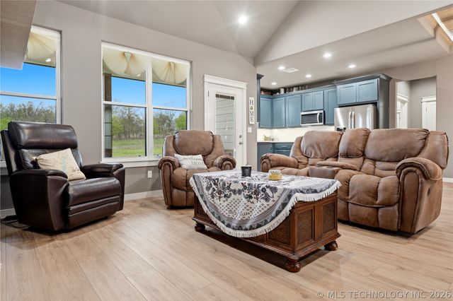 25115 S 519 Road, Park Hill, OK 74451