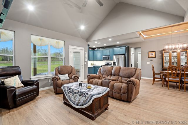 25115 S 519 Road, Park Hill, OK 74451