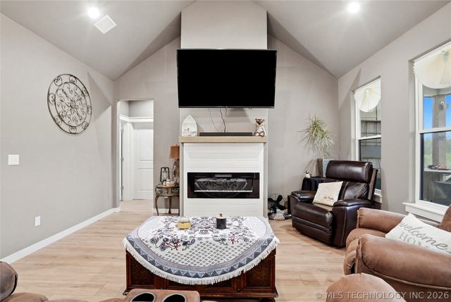 25115 S 519 Road, Park Hill, OK 74451