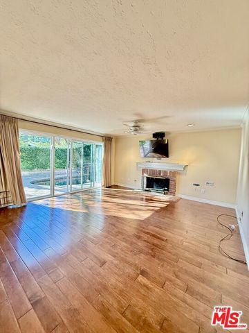 30402 Penrod Drive, Agoura Hills, CA 91301
