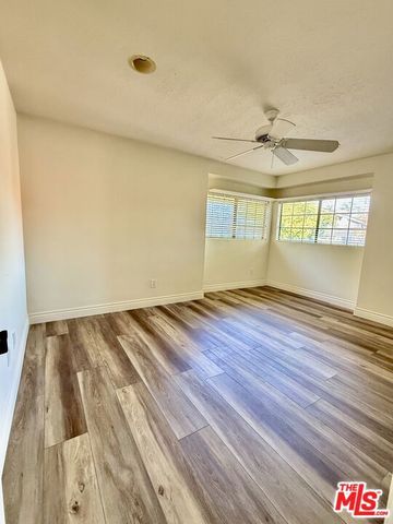 30402 Penrod Drive, Agoura Hills, CA 91301