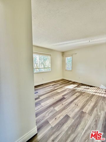 30402 Penrod Drive, Agoura Hills, CA 91301