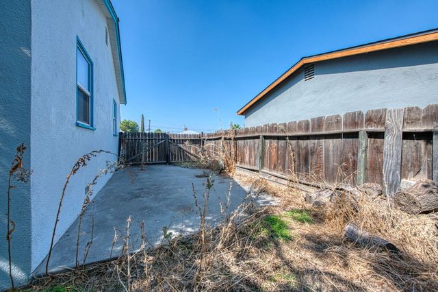 908 S Clark Street, Visalia, CA 93292