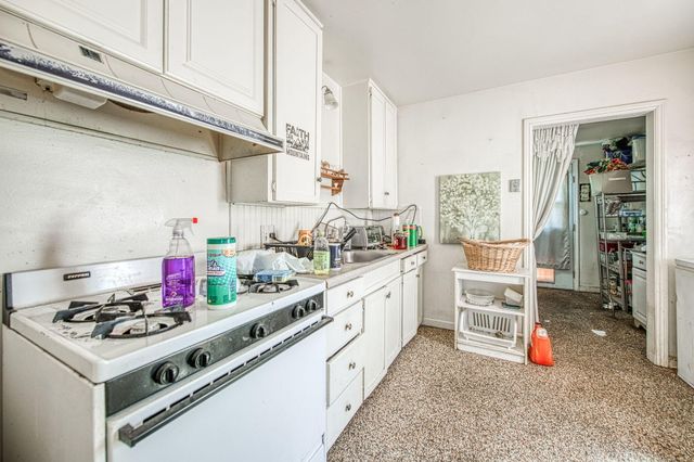 908 S Clark Street, Visalia, CA 93292