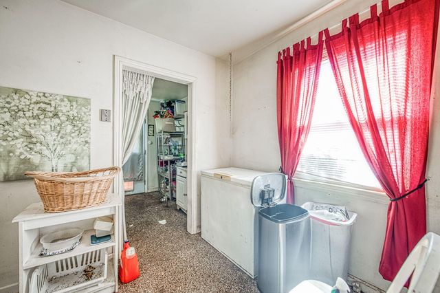 908 S Clark Street, Visalia, CA 93292