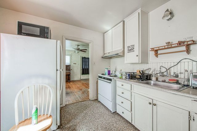 908 S Clark Street, Visalia, CA 93292