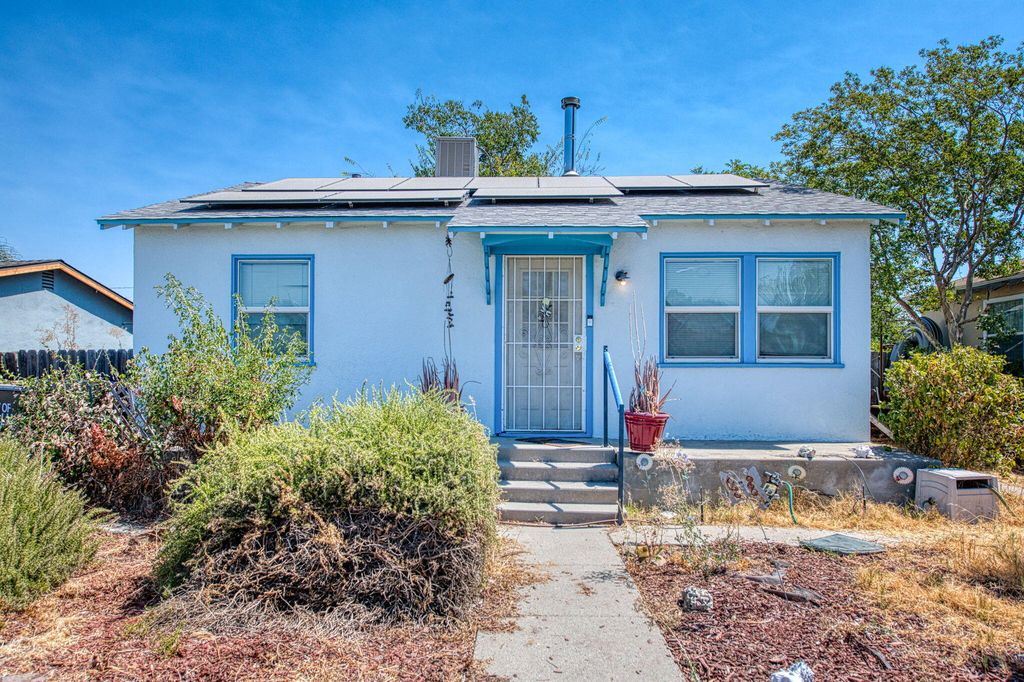908 S Clark Street, Visalia, CA 93292