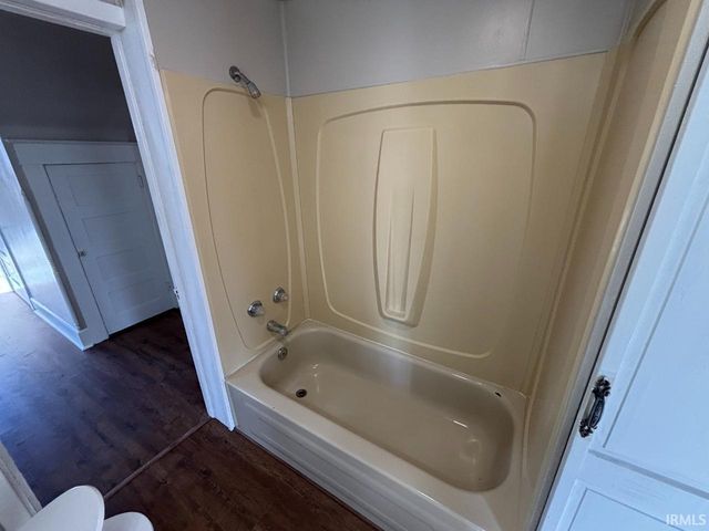 1911 S Walnut Street, Muncie, IN 47302