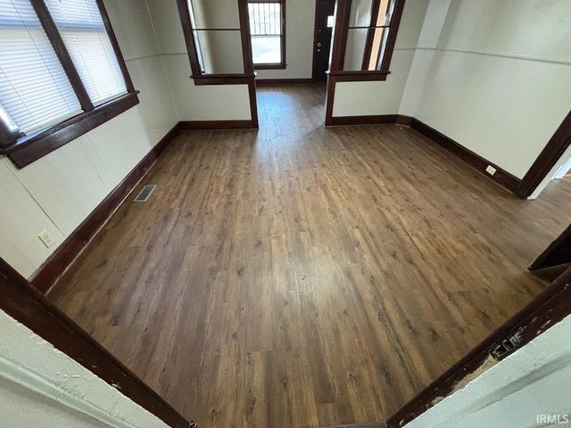 1911 S Walnut Street, Muncie, IN 47302