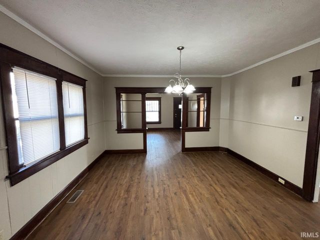 1911 S Walnut Street, Muncie, IN 47302