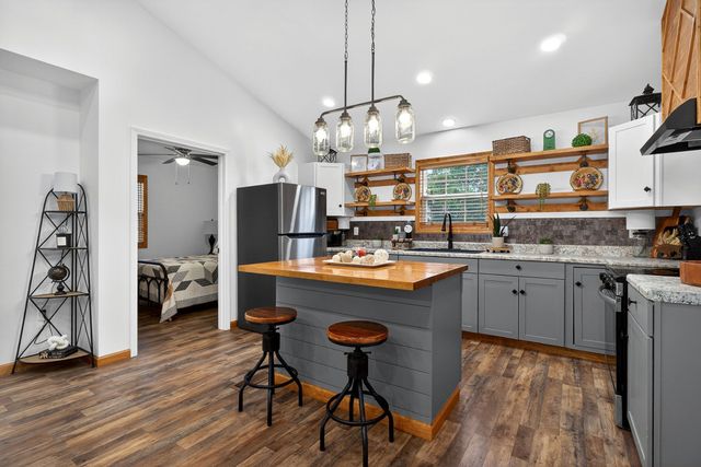 240 Dillon Ln, Baxter, TN 38544