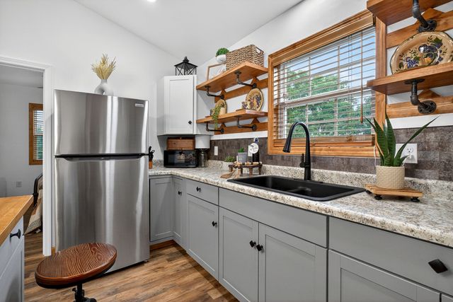 240 Dillon Ln, Baxter, TN 38544