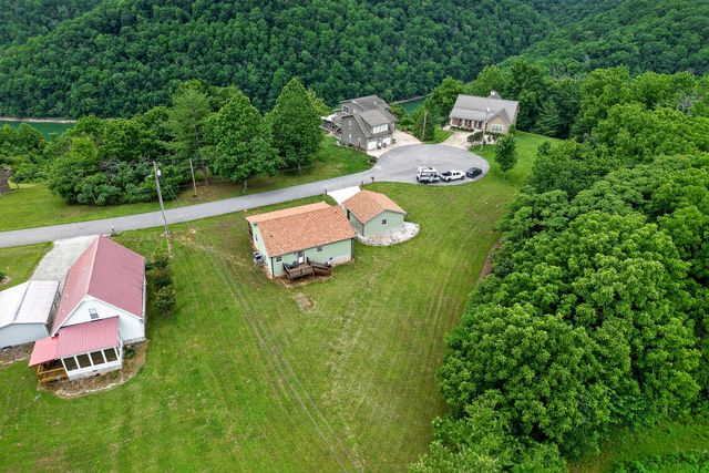 240 Dillon Ln, Baxter, TN 38544