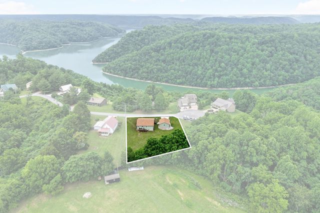 240 Dillon Ln, Baxter, TN 38544