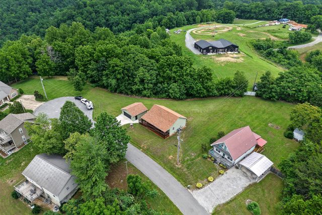 240 Dillon Ln, Baxter, TN 38544