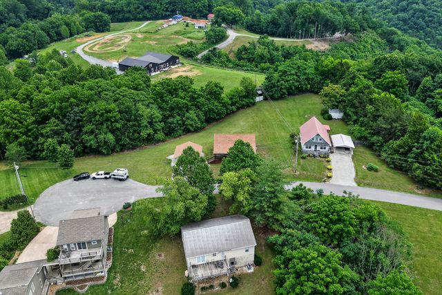 240 Dillon Ln, Baxter, TN 38544