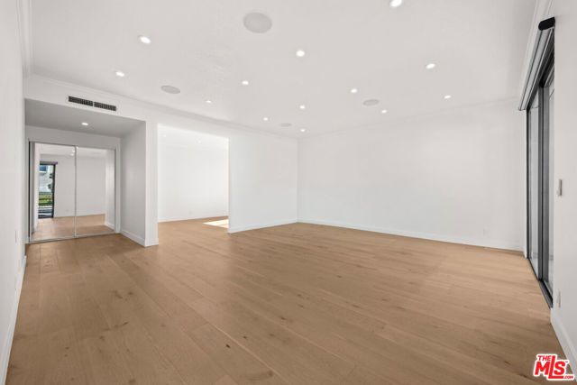 106 N Croft Avenue 301, Los Angeles, CA 90048
