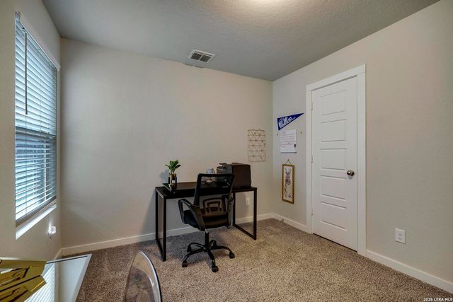 6910 Shiraz Way, Converse, TX 78109