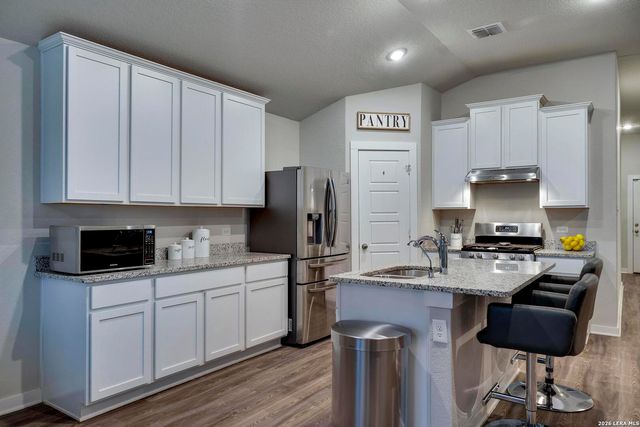 6910 Shiraz Way, Converse, TX 78109