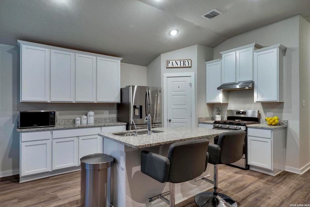 6910 Shiraz Way, Converse, TX 78109