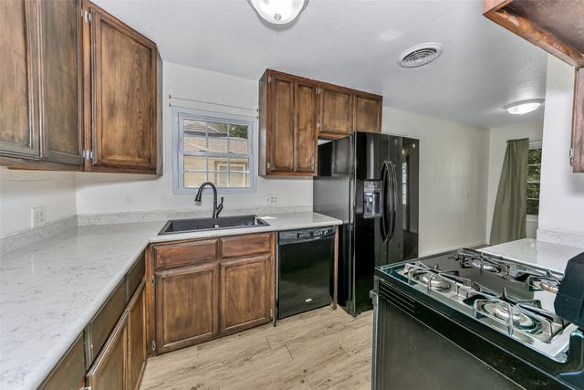 5029 Vicki Street, Haltom City, TX 76117