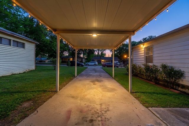 5029 Vicki Street, Haltom City, TX 76117