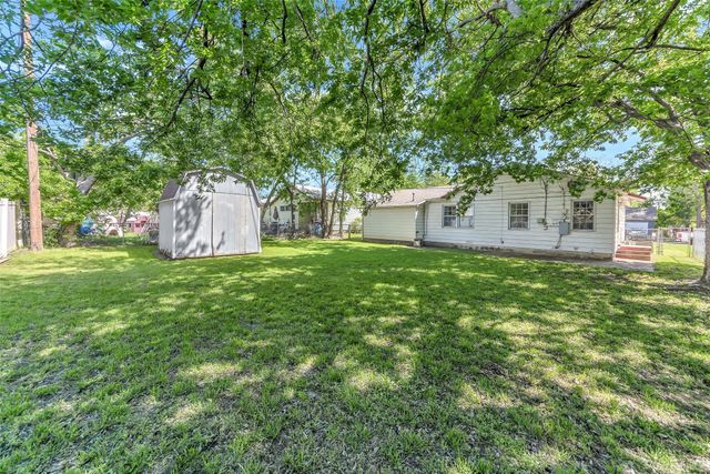 5029 Vicki Street, Haltom City, TX 76117
