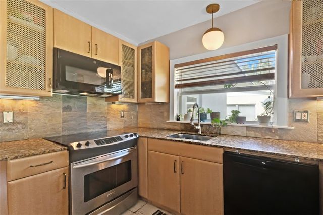 1812 SW 9th Avenue, Fort Lauderdale, FL 33315