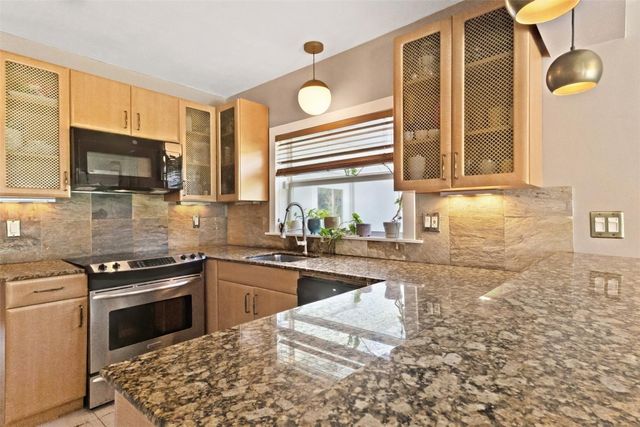 1812 SW 9th Avenue, Fort Lauderdale, FL 33315