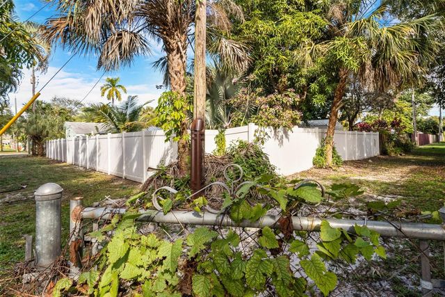 1812 SW 9th Avenue, Fort Lauderdale, FL 33315