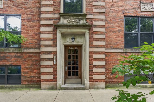 1965 W Cullom Avenue 3, Chicago, IL 60613