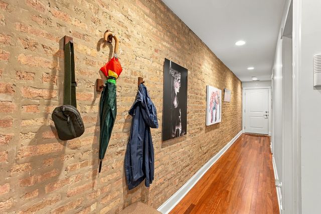 1965 W Cullom Avenue 3, Chicago, IL 60613