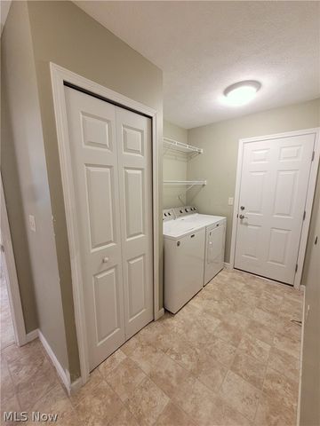 387 W Sunset Drive, Rittman, OH 44270