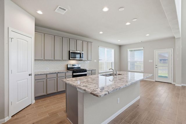 25 Carmel Drive, Manvel, TX 77578