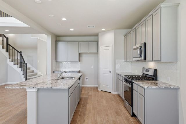 25 Carmel Drive, Manvel, TX 77578