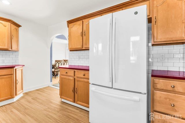 6 Middlesex Road, Matawan, NJ 07747