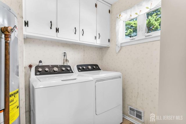 6 Middlesex Road, Matawan, NJ 07747