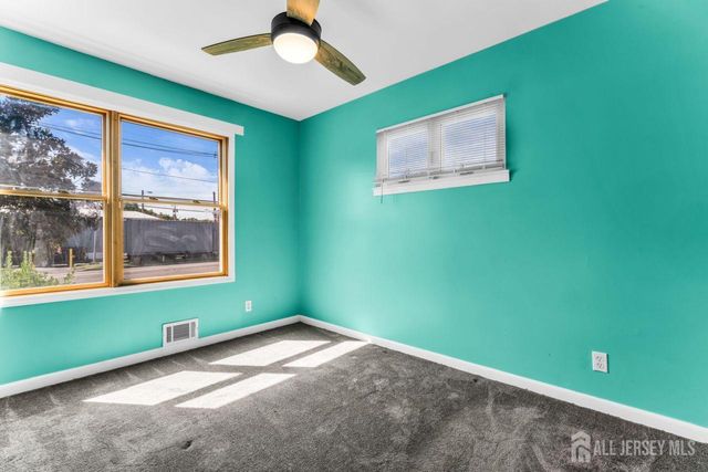 6 Middlesex Road, Matawan, NJ 07747