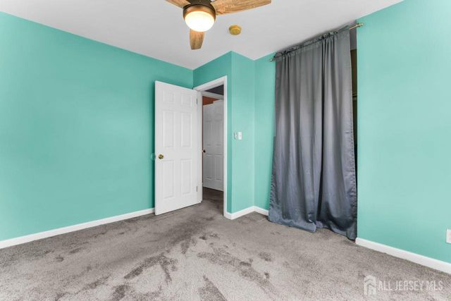 6 Middlesex Road, Matawan, NJ 07747