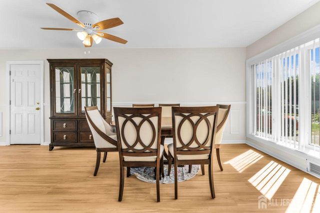 6 Middlesex Road, Matawan, NJ 07747