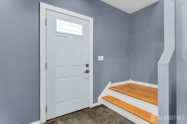 6 Middlesex Road, Matawan, NJ 07747