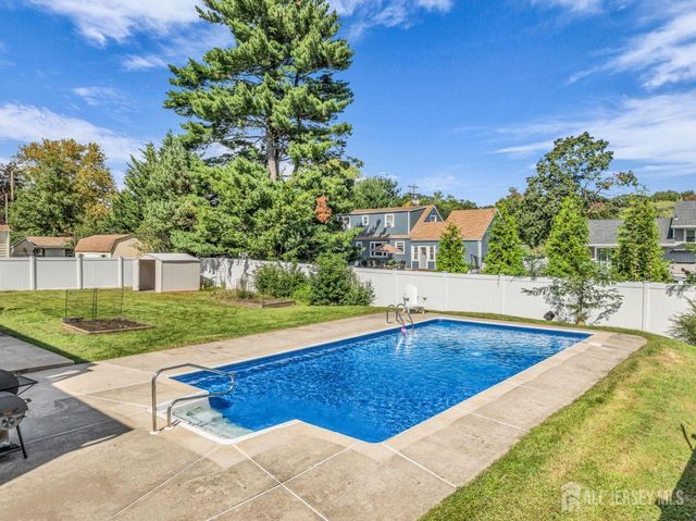 6 Middlesex Road, Matawan, NJ 07747