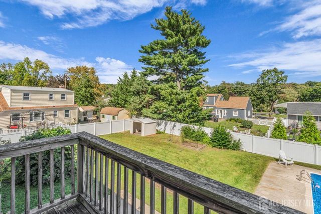 6 Middlesex Road, Matawan, NJ 07747